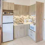 Aloustina In Archangelos 아파트 *
