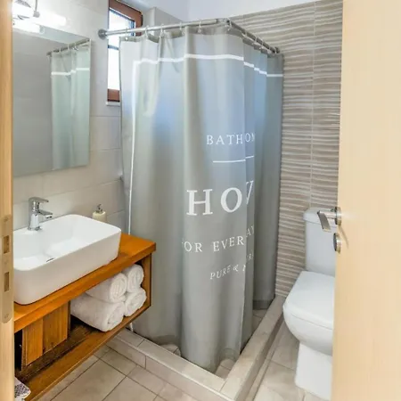 Apartment Aloustina In Archangelos *